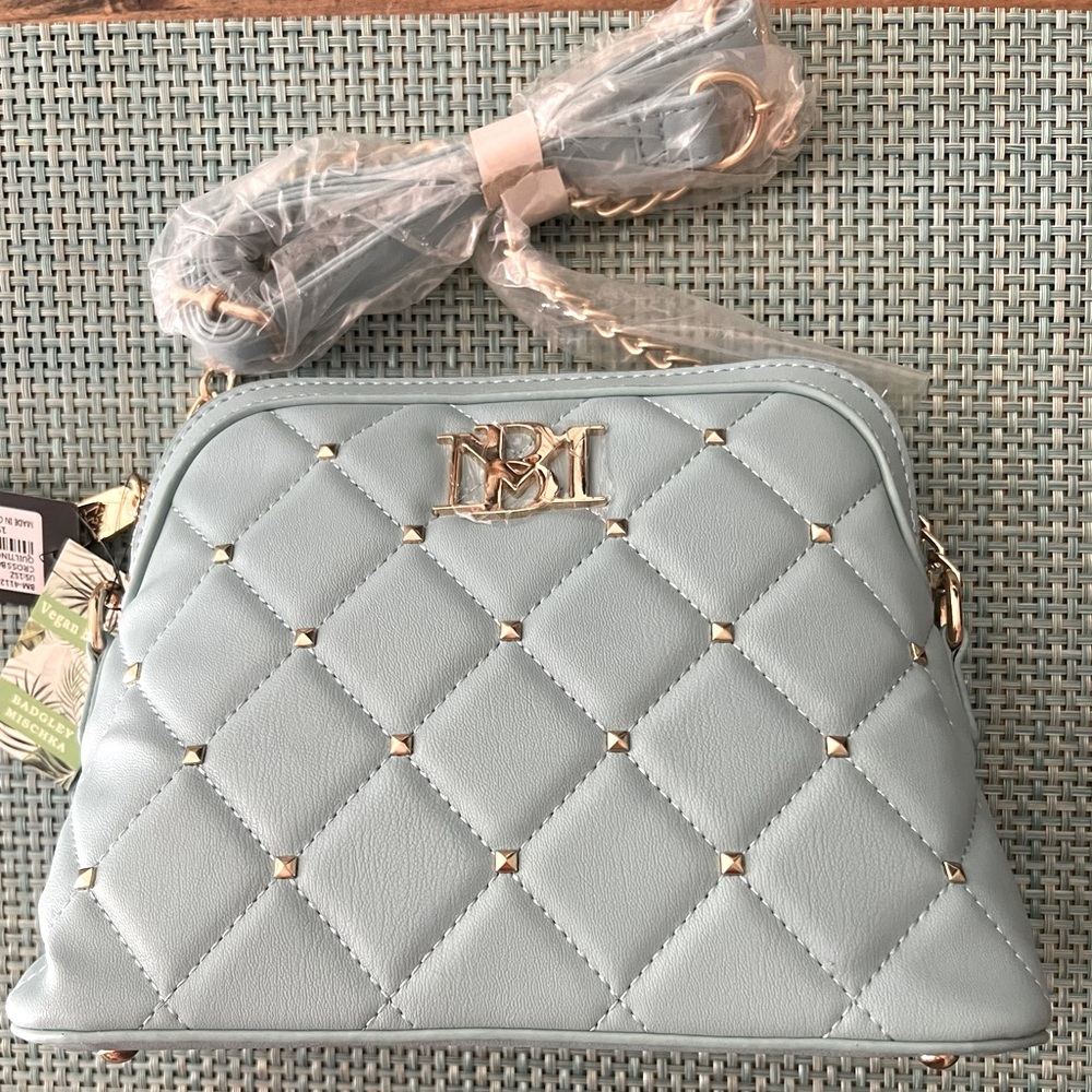 BADGLEY MISCHKA - LIGHT BLUE
CROSSBODY DOME WITH QUILTING AND STUDS - NWT